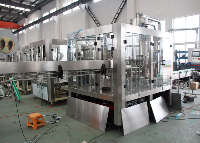 純凈水全自動(dòng)三合一灌裝機(jī)