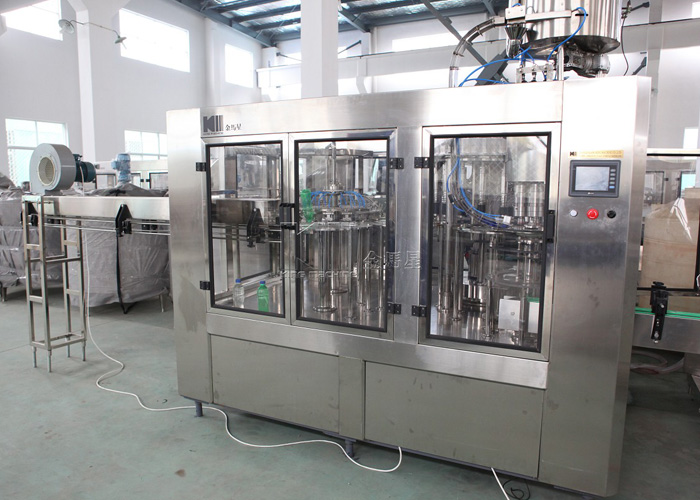 含氣飲料全自動(dòng)灌裝機(jī)